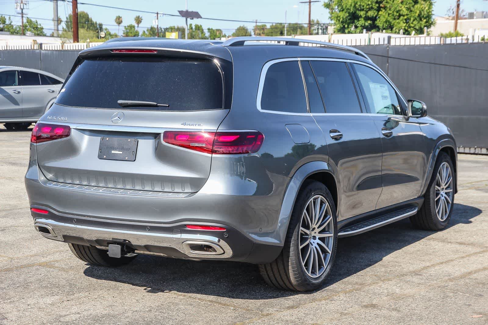 New 2026 Selenite Grey Metallic Mercedes-Benz GLS 580 image 4