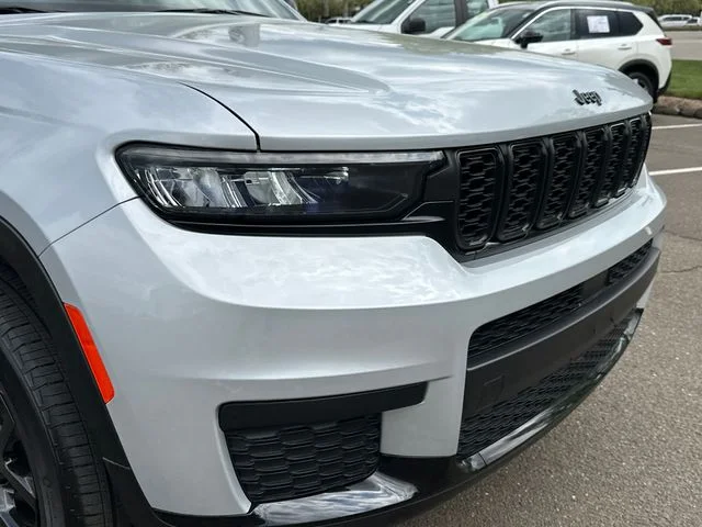 Certified Used 2024 Silver Jeep Altitude X image 8
