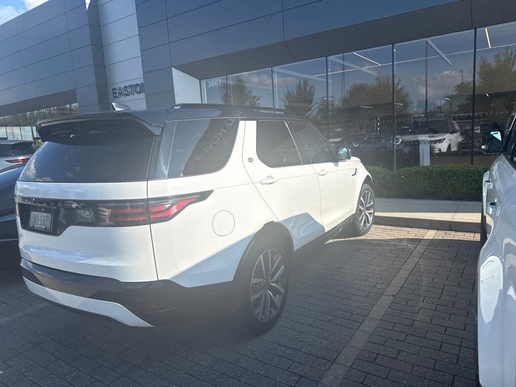 Used 2023 Fuji White Land Rover S R-Dynamic image 4