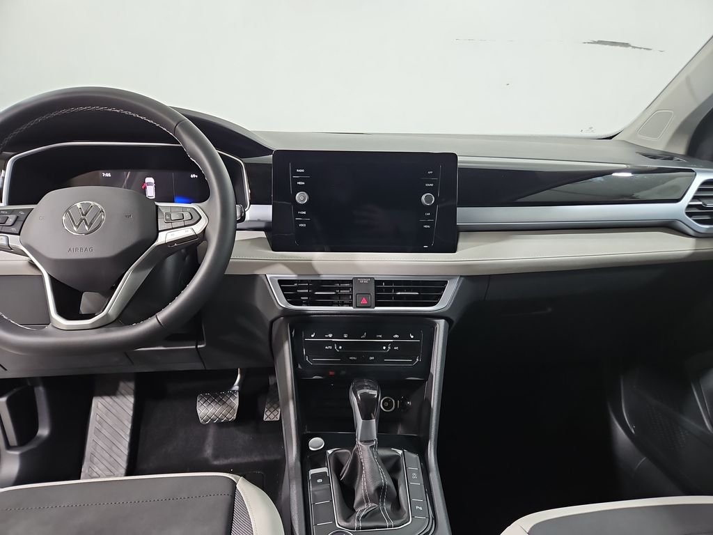 New 2026 White Volkswagen 1.5T SE image 17