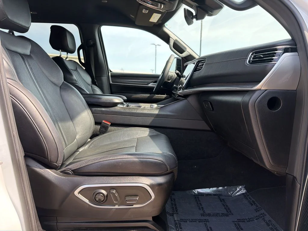 Used 2024 White Jeep Series II image 34