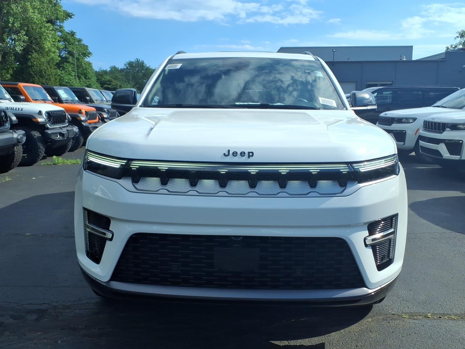 New 2026 Bright White Clear-Coat Exterior Paint Jeep  image 2