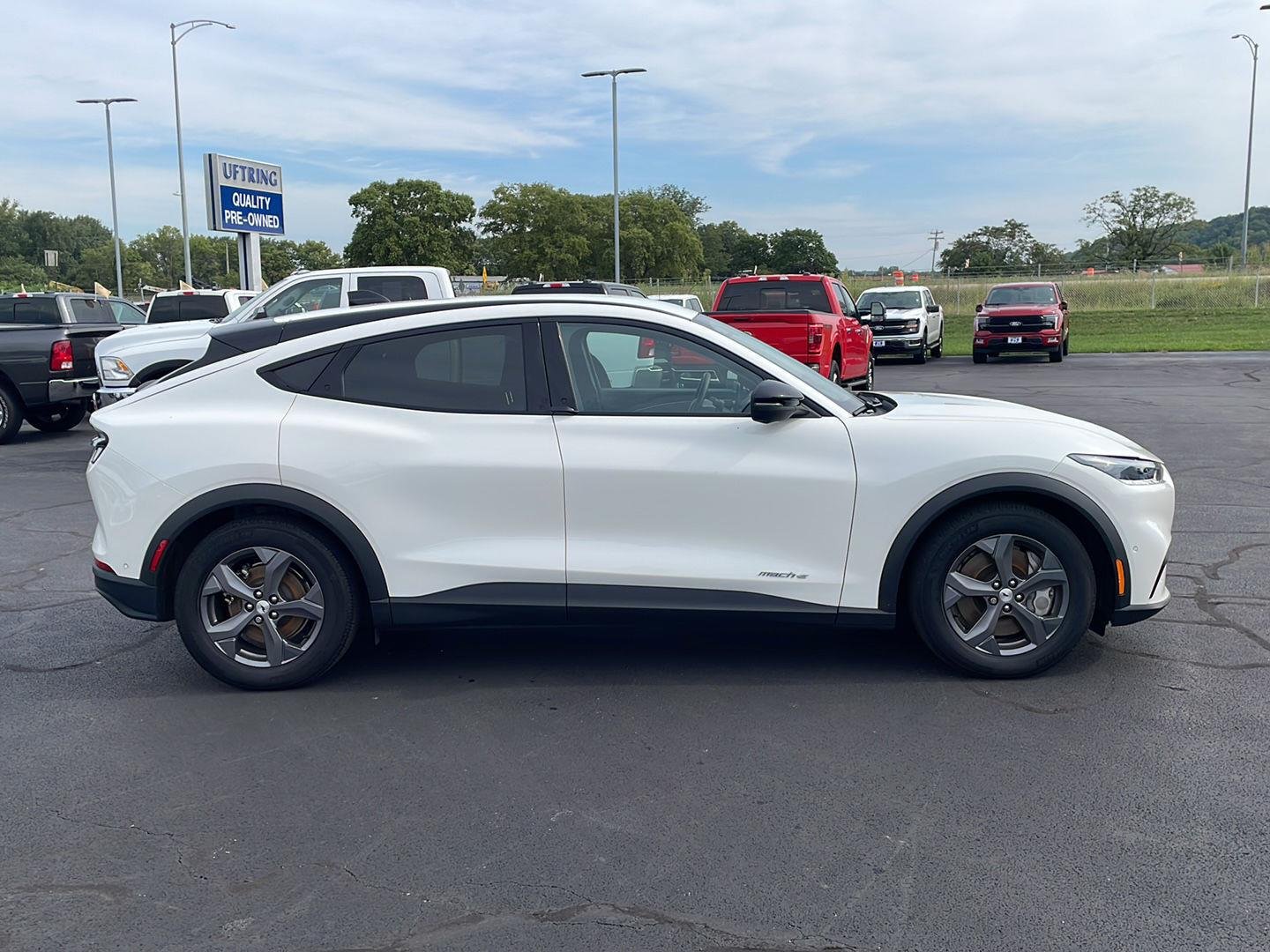 Used 2023 Star White Ford Select image 6