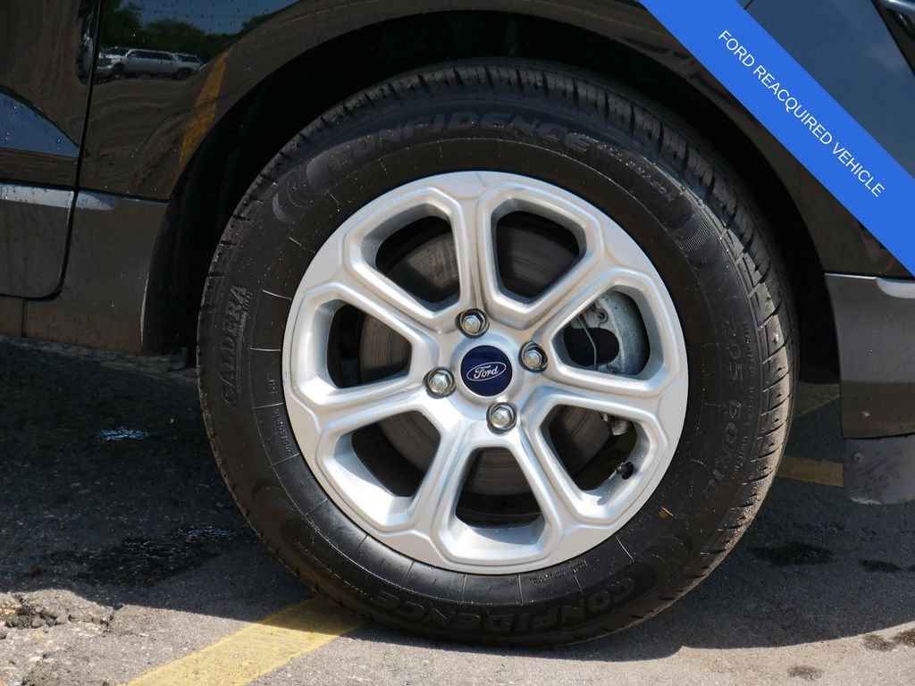 Used 2020 Black Ford SE image 7