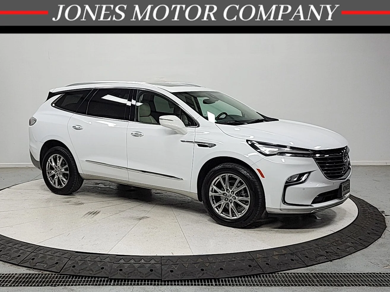 2023 Buick Enclave Essence's photo