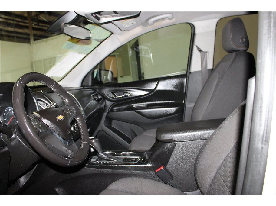 Used 2018 Silver Ice Metallic Chevrolet LT image 10