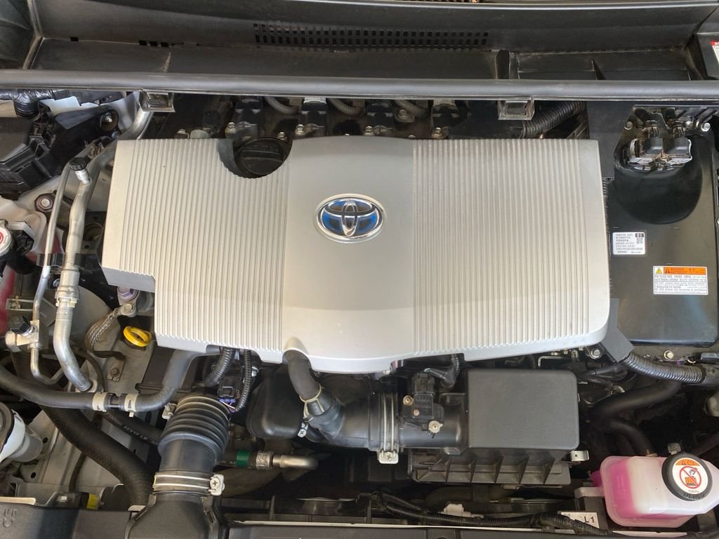 Used 2022 Beige Toyota XLE image 21