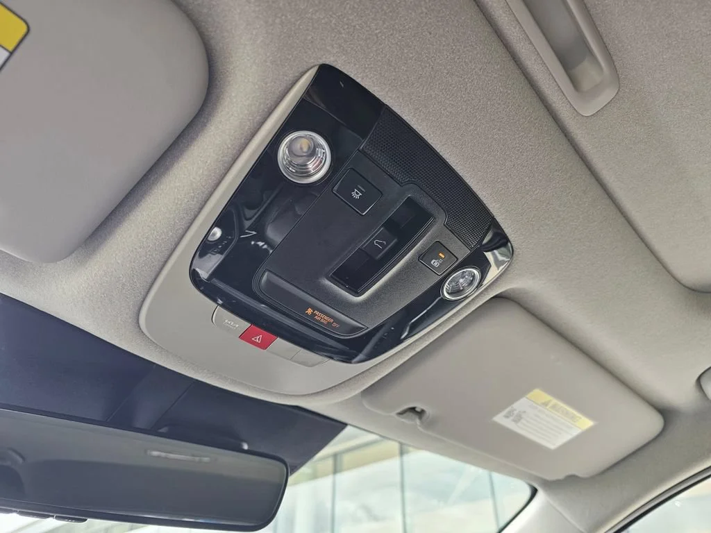 Used 2023  Kia Wave image 32