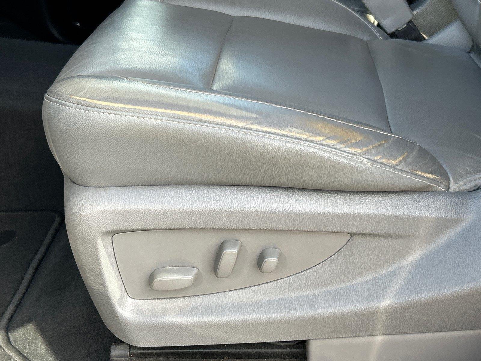 Used 2018 ONYX BLACK GMC SLT image 15