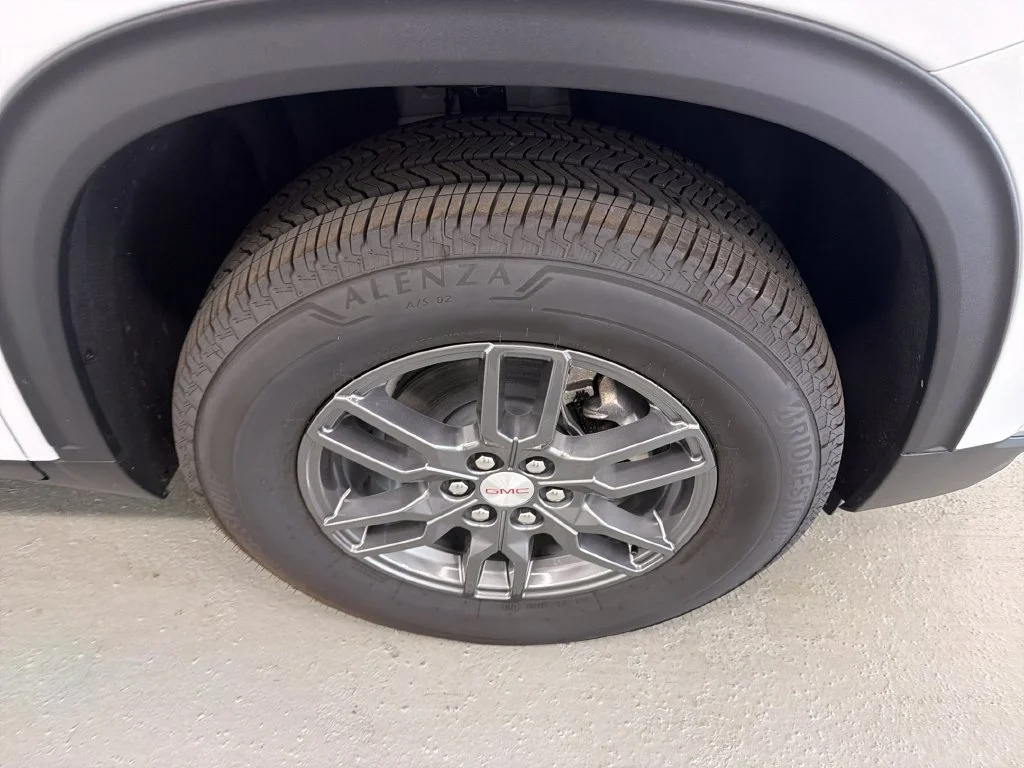 New 2026 Summit White GMC Elevation image 4