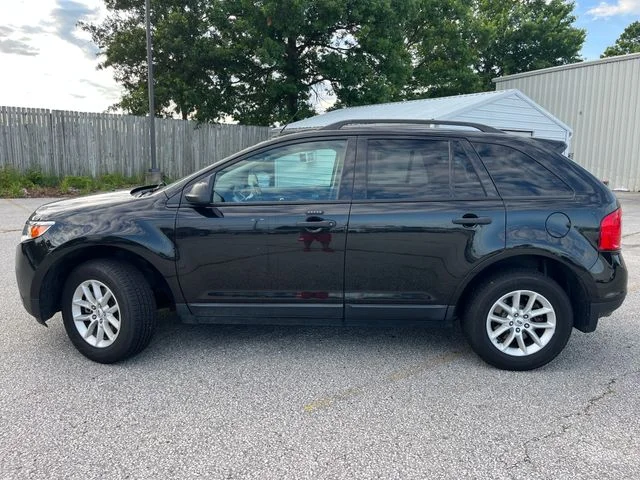 Used 2013 Black Ford SE image 2