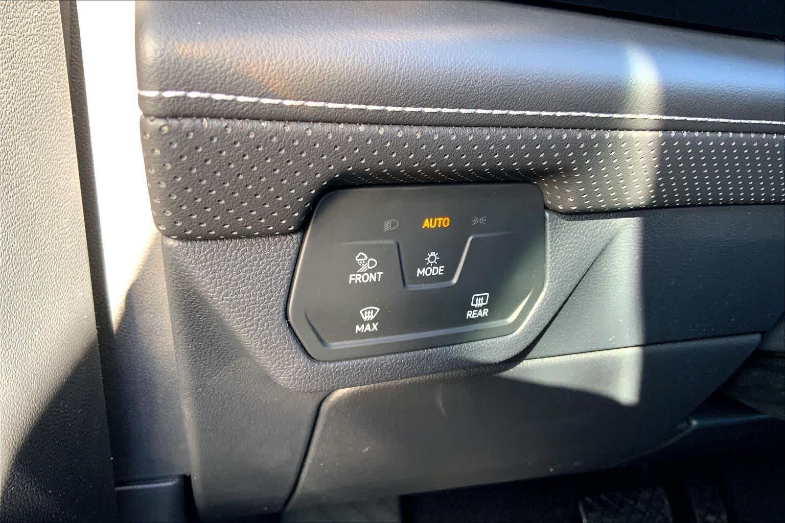 New 2026 Opal White Pearl Volkswagen 2.0T SE image 20