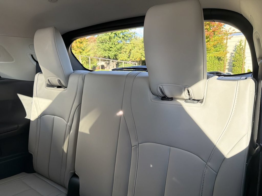 Certified Used 2026 White INFINITI LUXE image 24