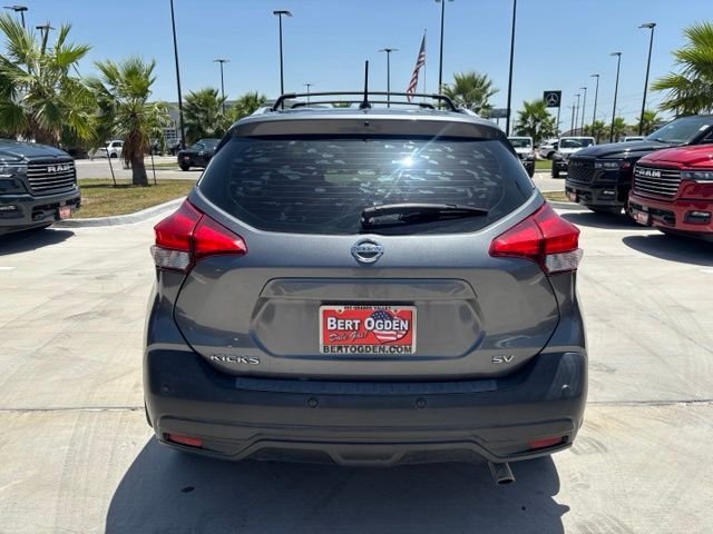 Used 2020 Gray Nissan SV image 4