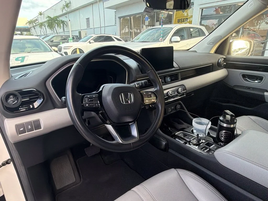 Used 2024 White Honda Touring image 11
