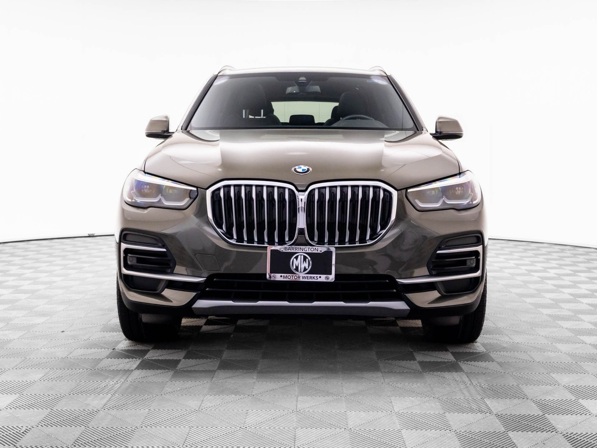Used 2022 Green BMW xDrive40i image 9