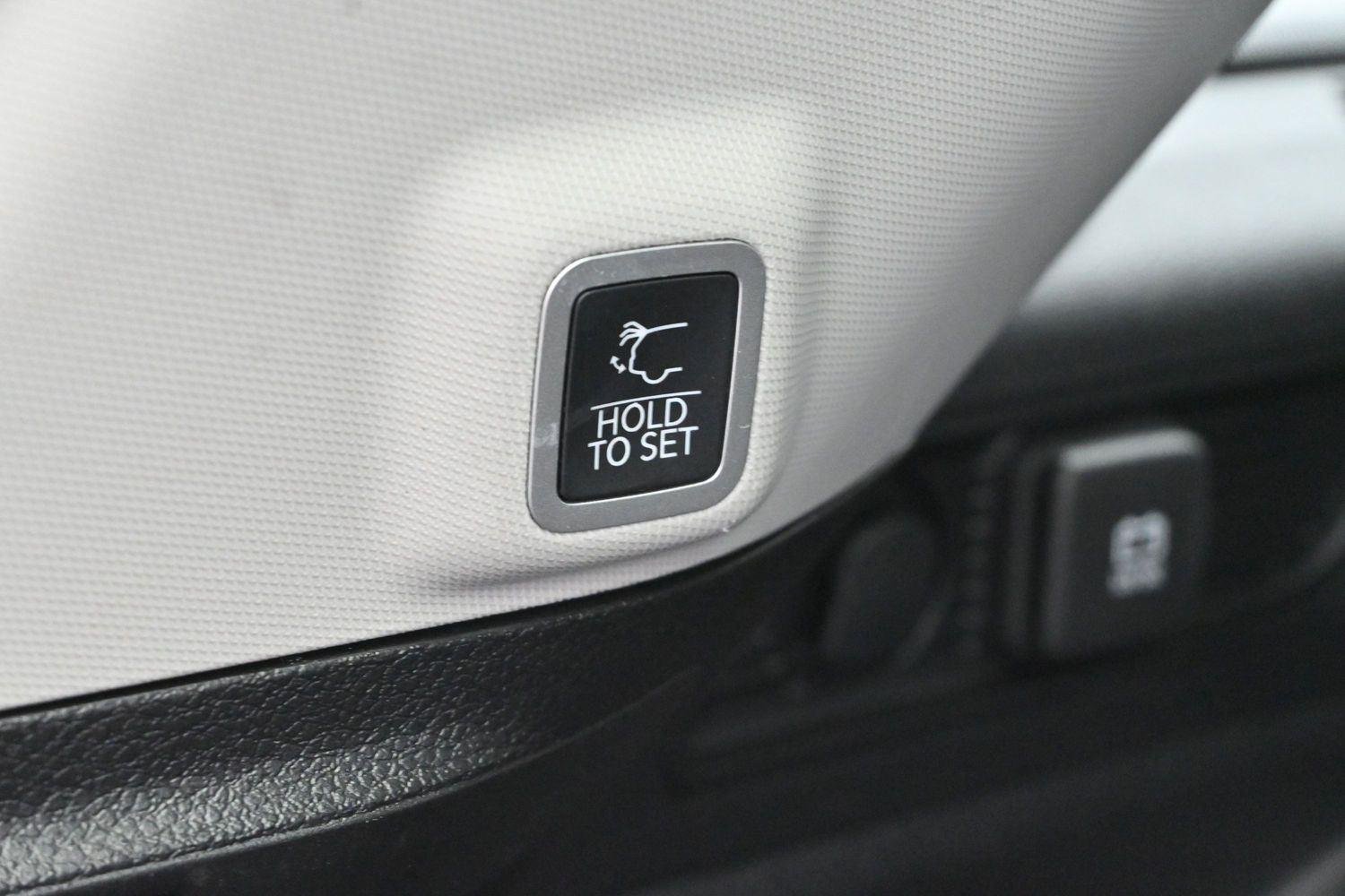 Used 2022 Red Jeep Limited image 10