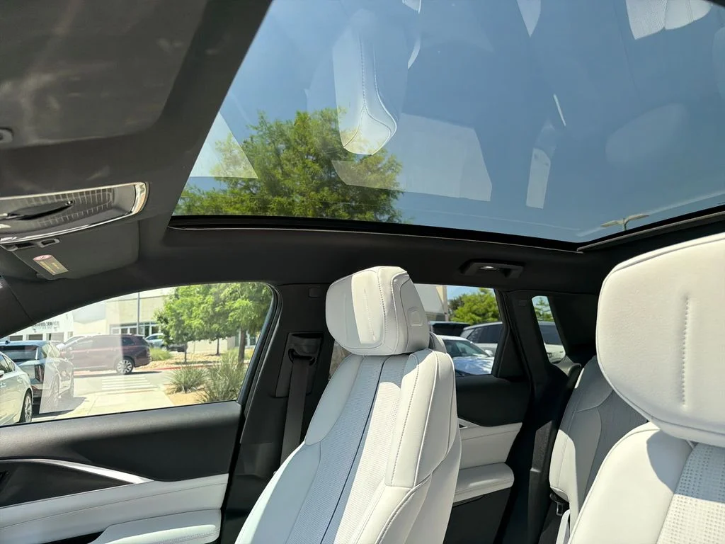 Used 2024 White Cadillac Luxury image 29