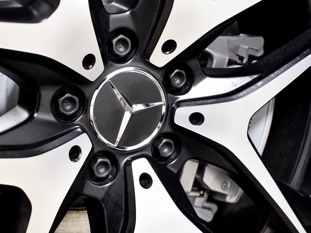 New 2026 MANUFAKTUR Moonlight White Magno Mercedes-Benz GLE 53 AMG® image 69