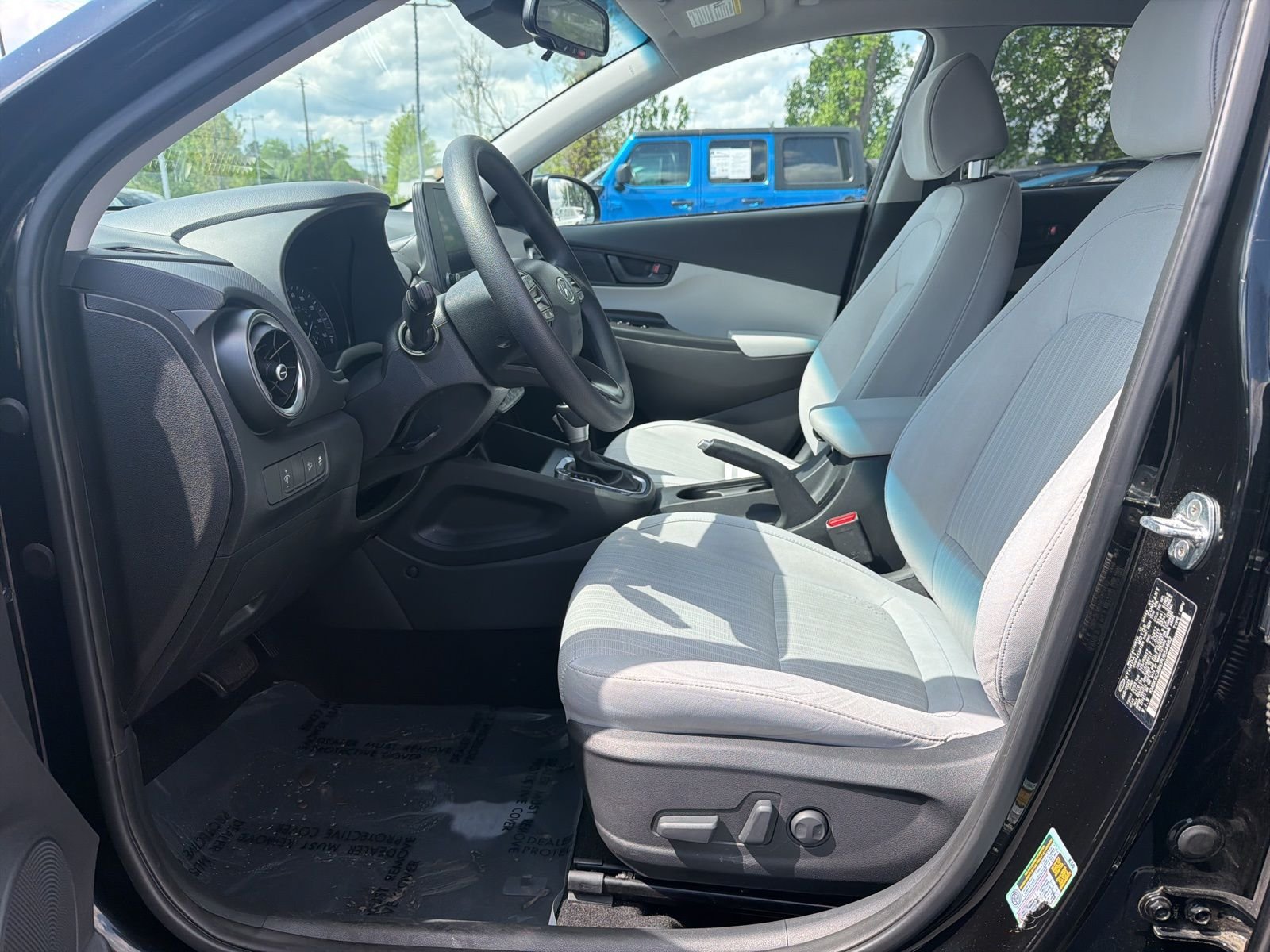 Used 2023 Black Hyundai SEL image 8