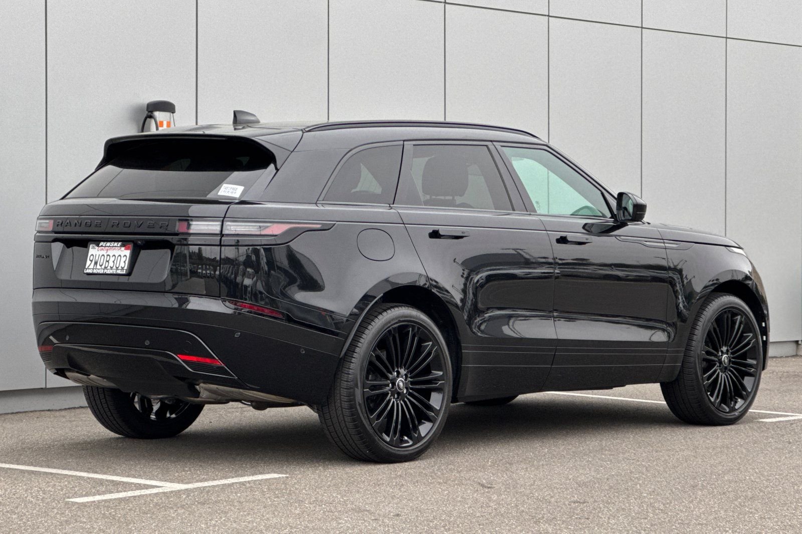 Certified Used 2026 Black Land Rover Dynamic SE image 5