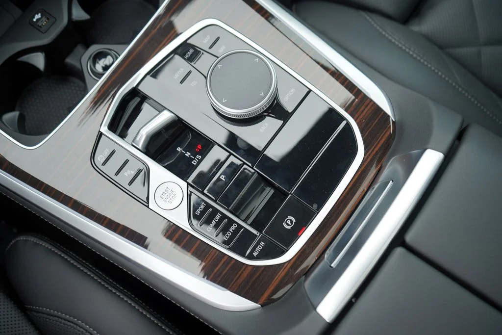 Used 2026 Black BMW sDrive40i image 18