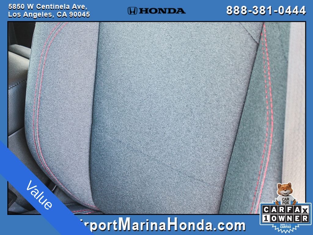 Used 2025 Crystal Metallic Jeep Rubicon image 25