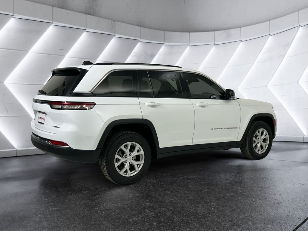 Used 2023 White Jeep Limited image 4
