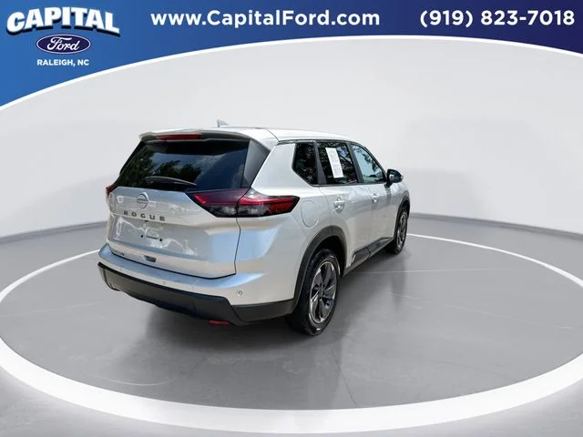 Used 2025 Silver Nissan SV image 8