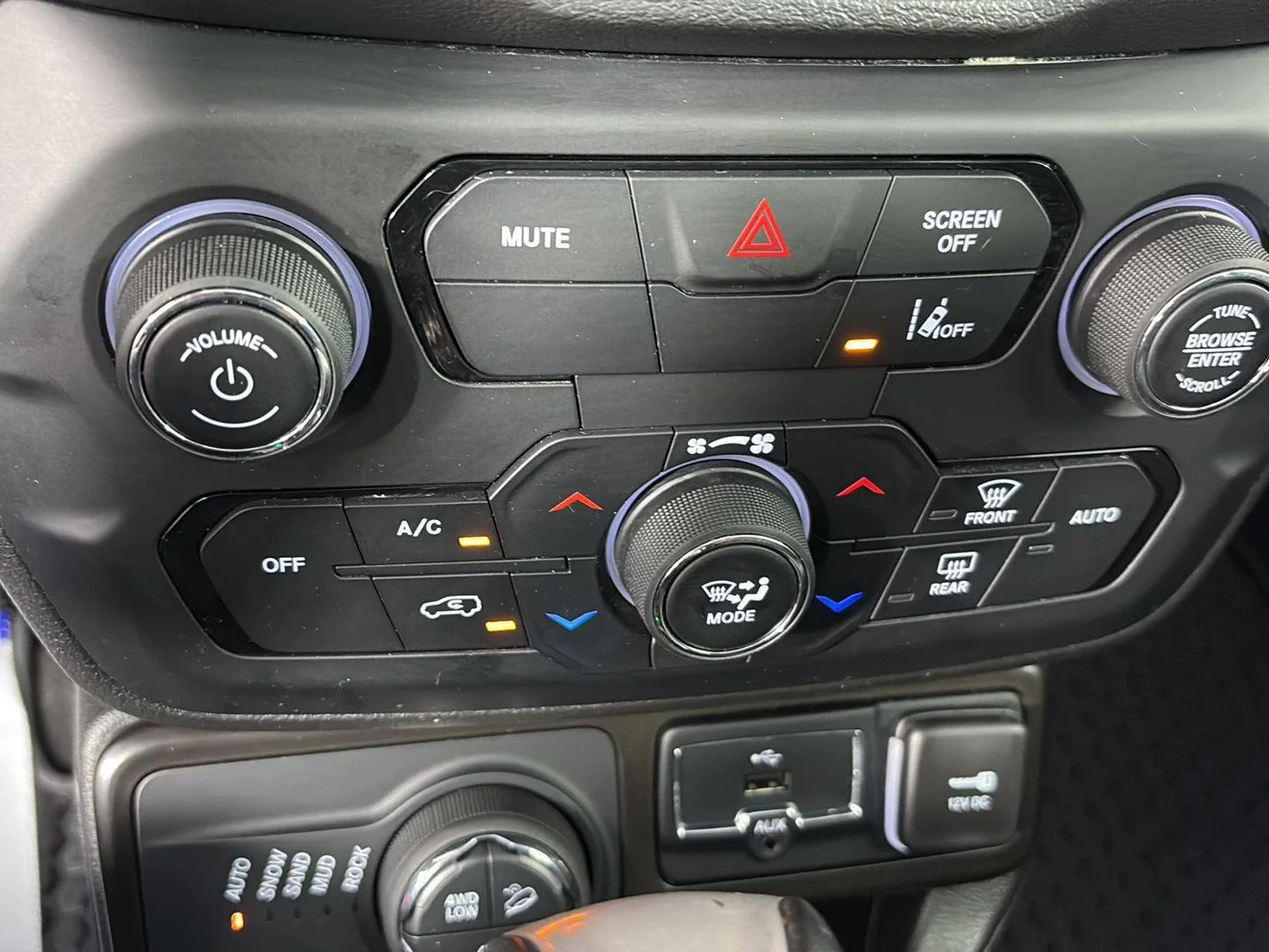Used 2023 Black Clearcoat Jeep Trailhawk image 37