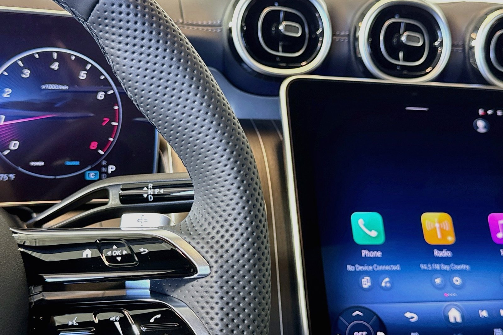 New 2026 Black Mercedes-Benz GLC 300 image 15