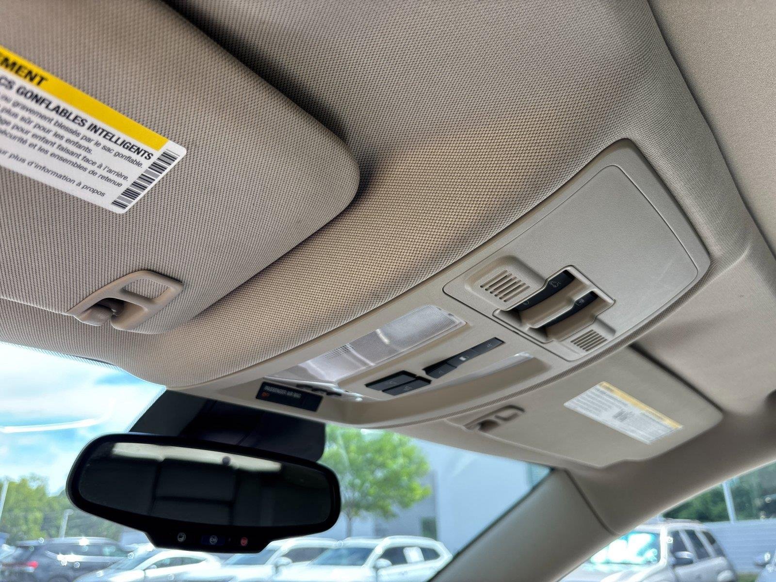 Used 2013 Platinum Ice Tricoat Cadillac Performance Collection image 29