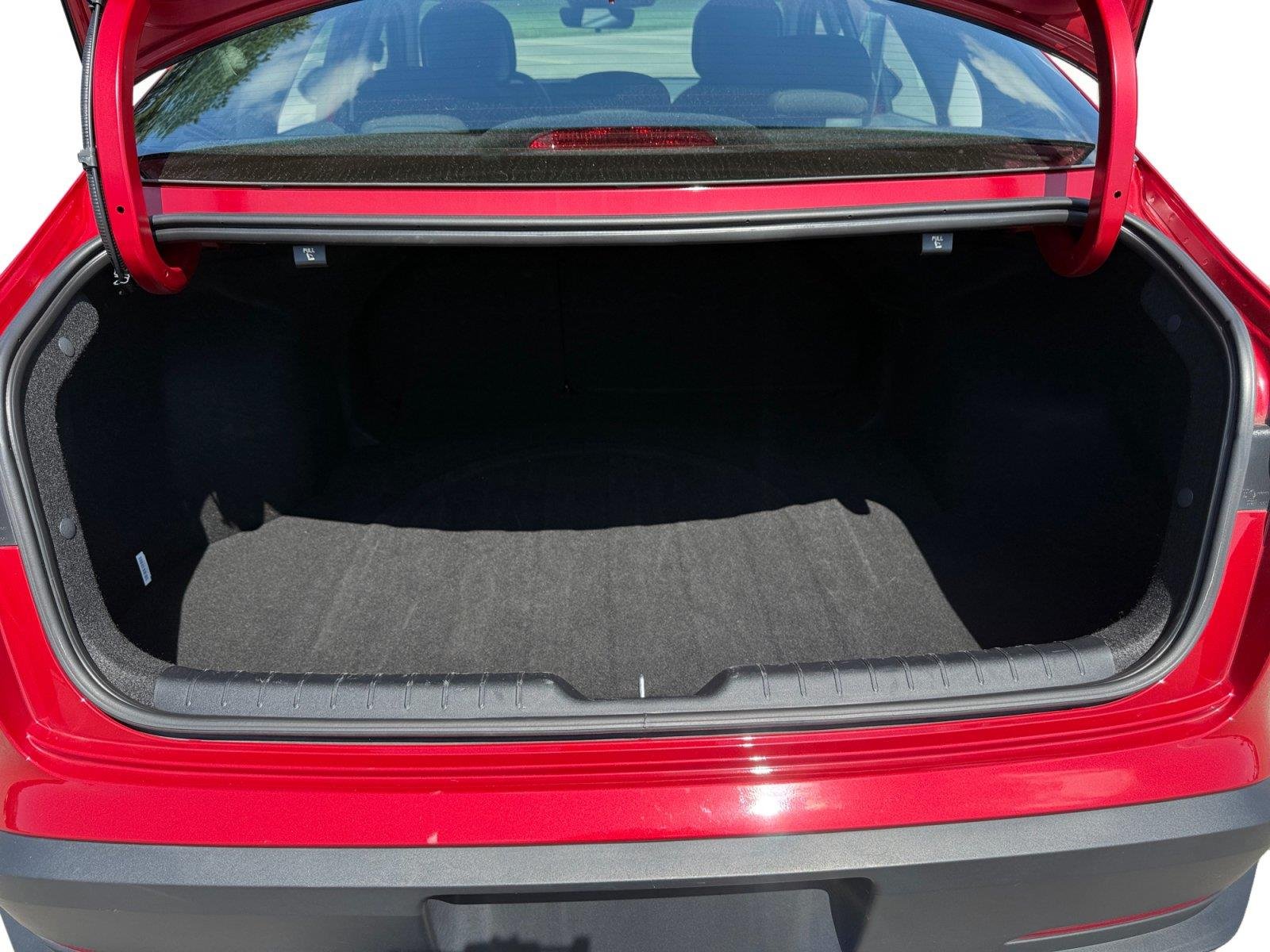 Used 2025 Currant Red Kia LXS image 18