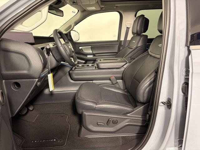 New 2026 Glacier Gray Metallic Tri-Coat Ford Platinum® image 59