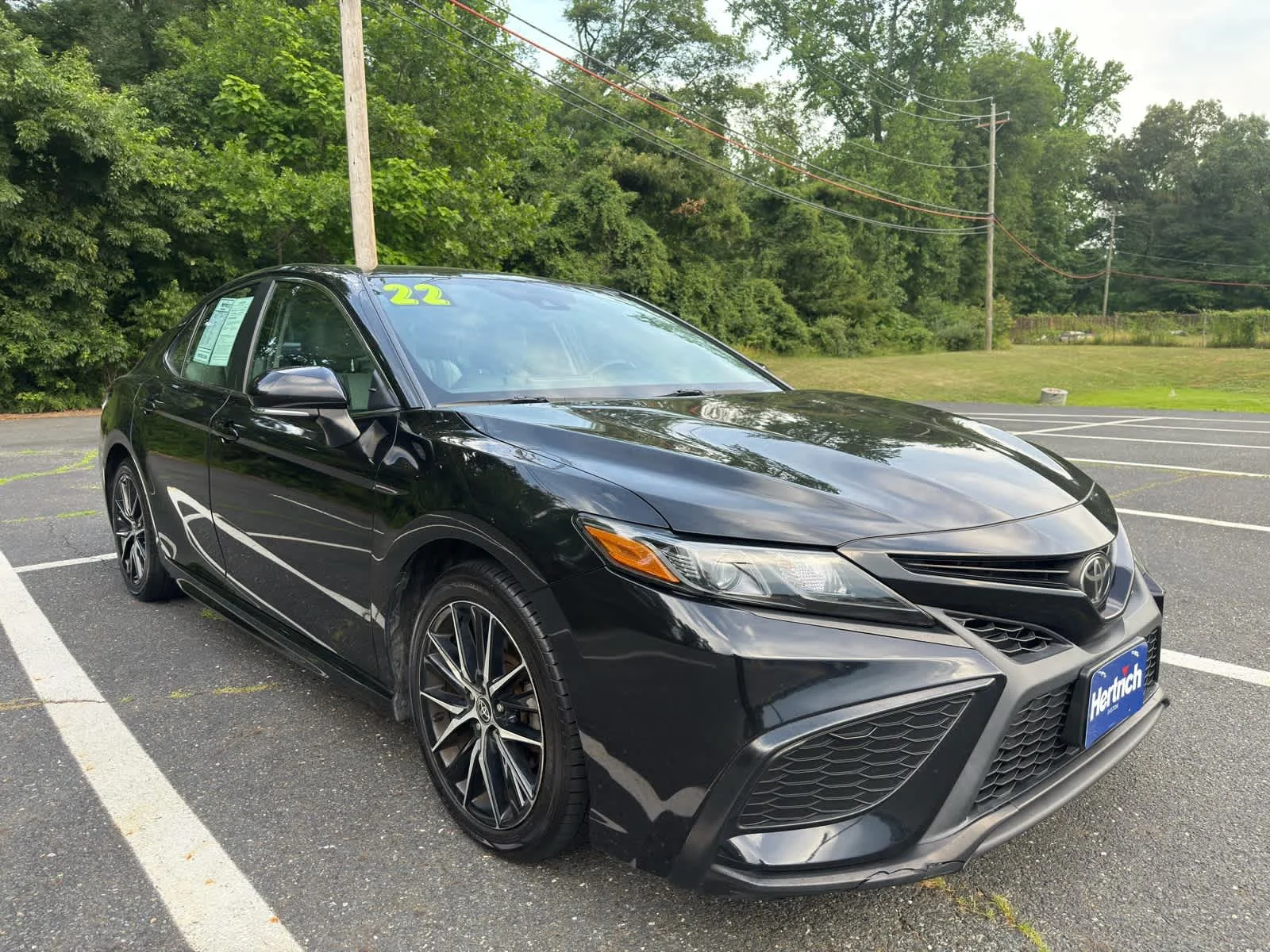 Used 2022 Midnight Black Metallic Toyota SE image 8