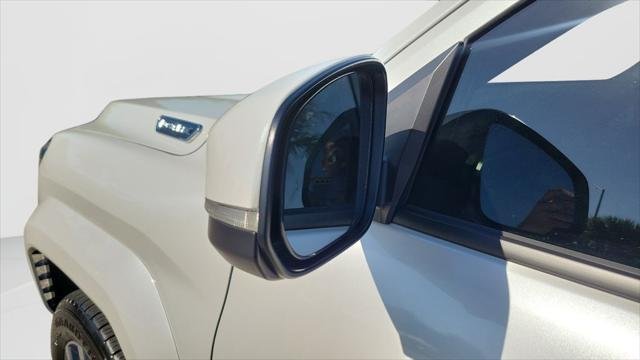 Certified Used 2026 WIND CHILL PEARL Toyota  image 48