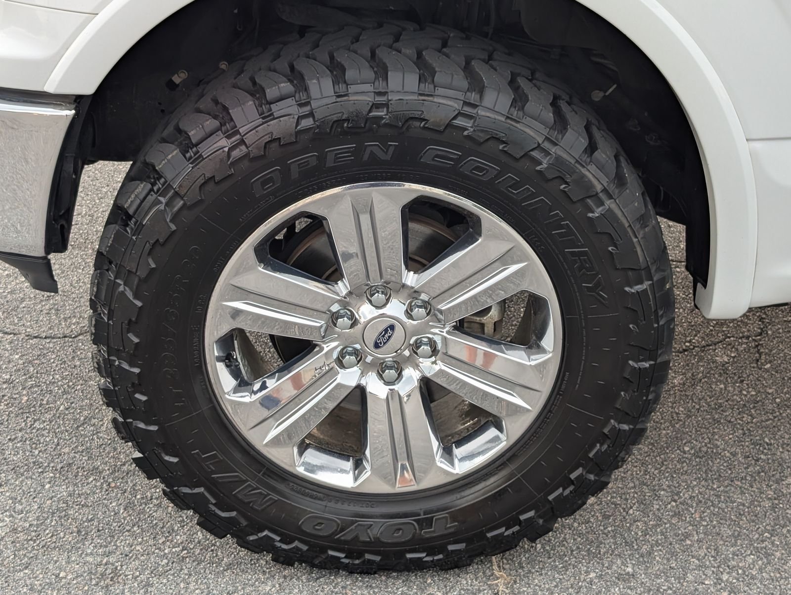 Used 2020 Oxford White Ford Lariat image 13