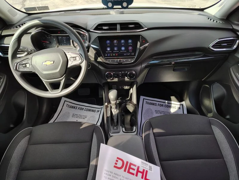 Used 2023 White Chevrolet LT image 21