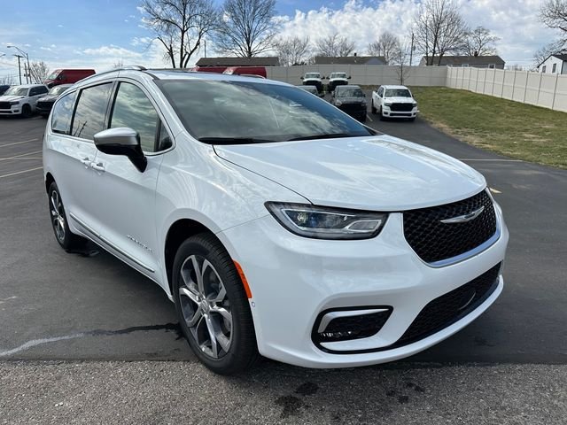New 2026 Bright White Clear-Coat Exterior Paint Chrysler Pinnacle image 4