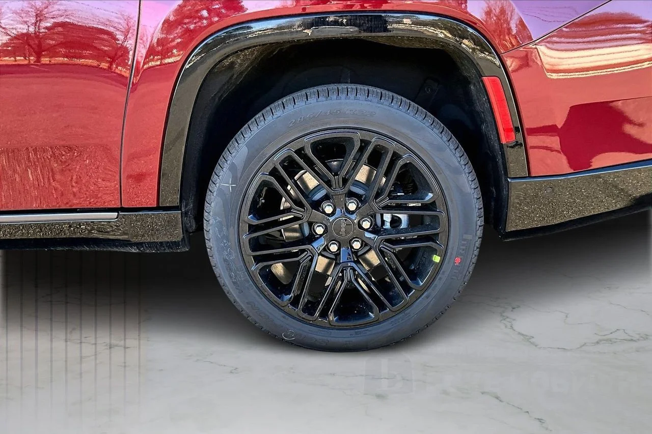 New 2026 Velvet Red Pearl-Coat Exterior Paint Jeep Limited Reserve 29D image 38