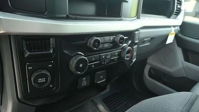 New 2026 Oxford White Ford F-550® XL image 14