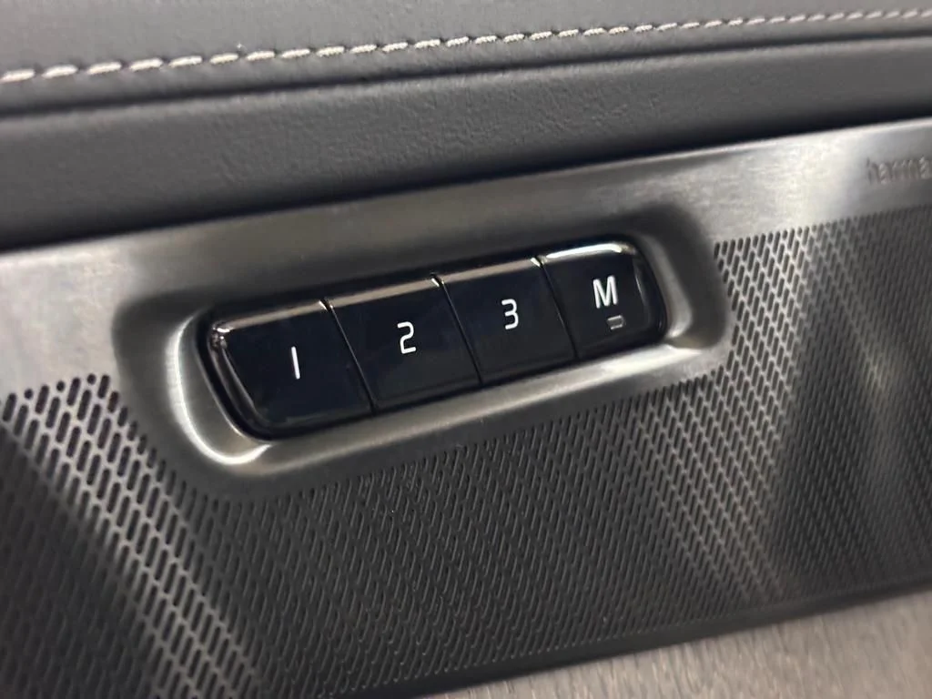 2026 Volvo XC90 Ultra - Photo 24