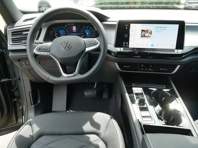 New 2026 Green Volkswagen 2.0T SE w/Technology image 9