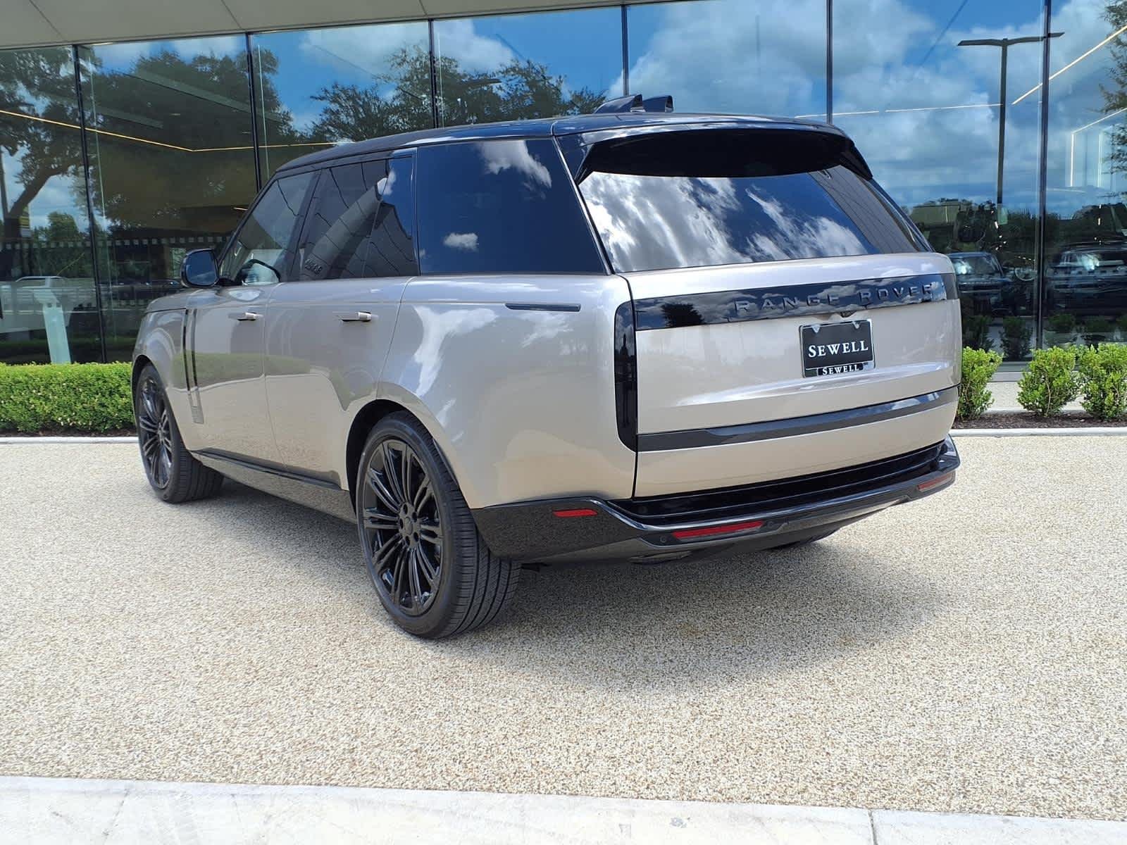 New 2026 Batumi Gold Land Rover SE image 4
