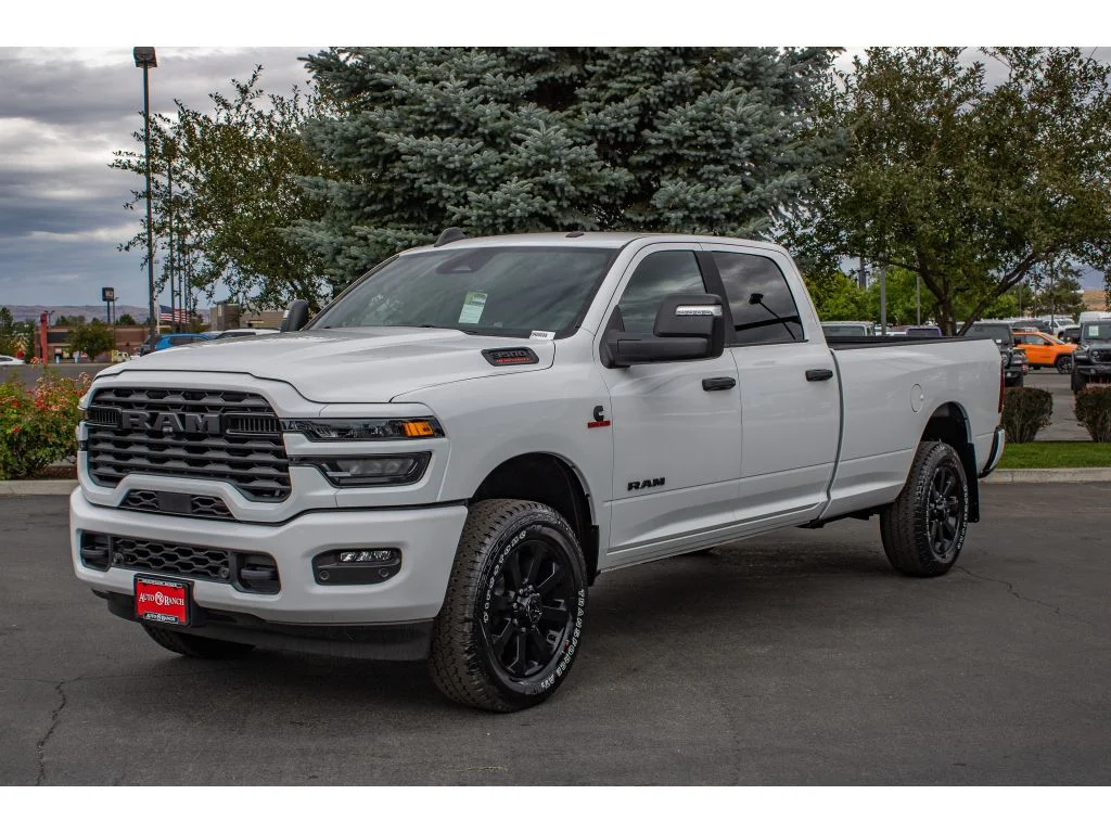 New 2026 Bright White Clear-Coat Exterior Paint RAM Big Horn image 4