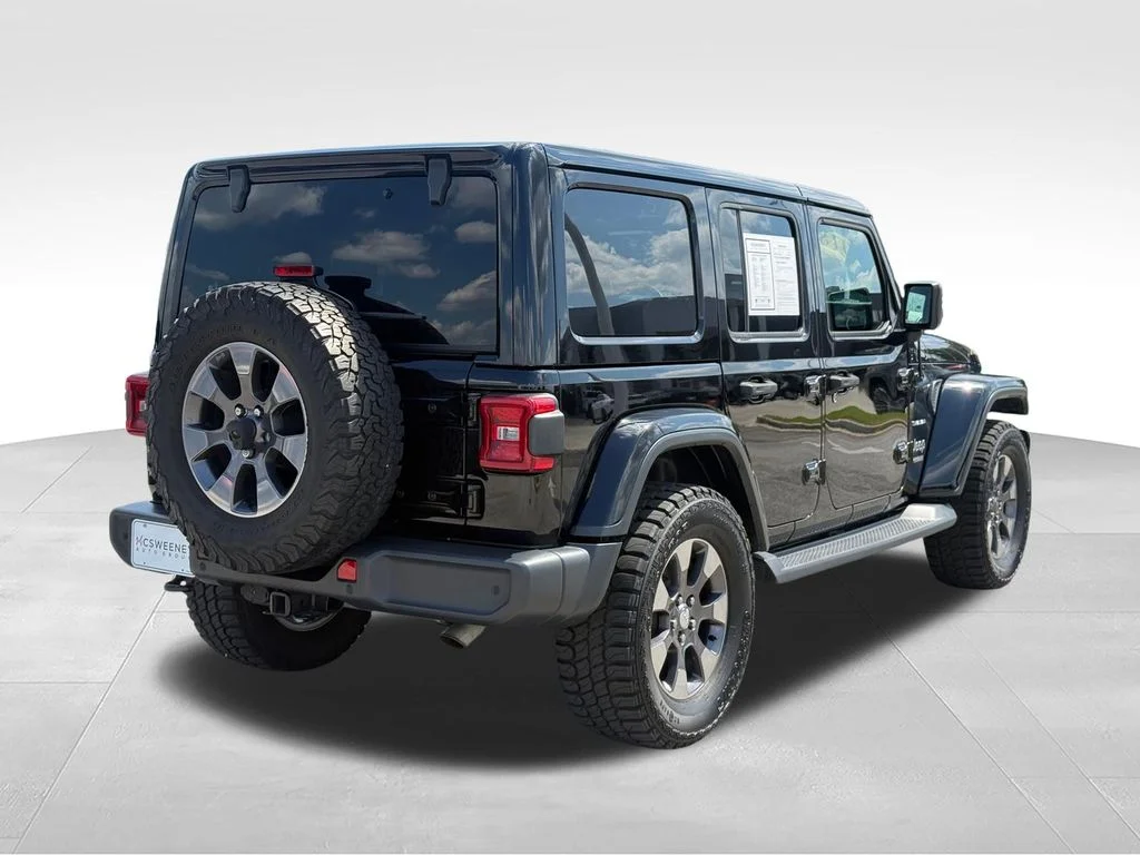 Used 2018 Black Jeep Unlimited Sahara image 26