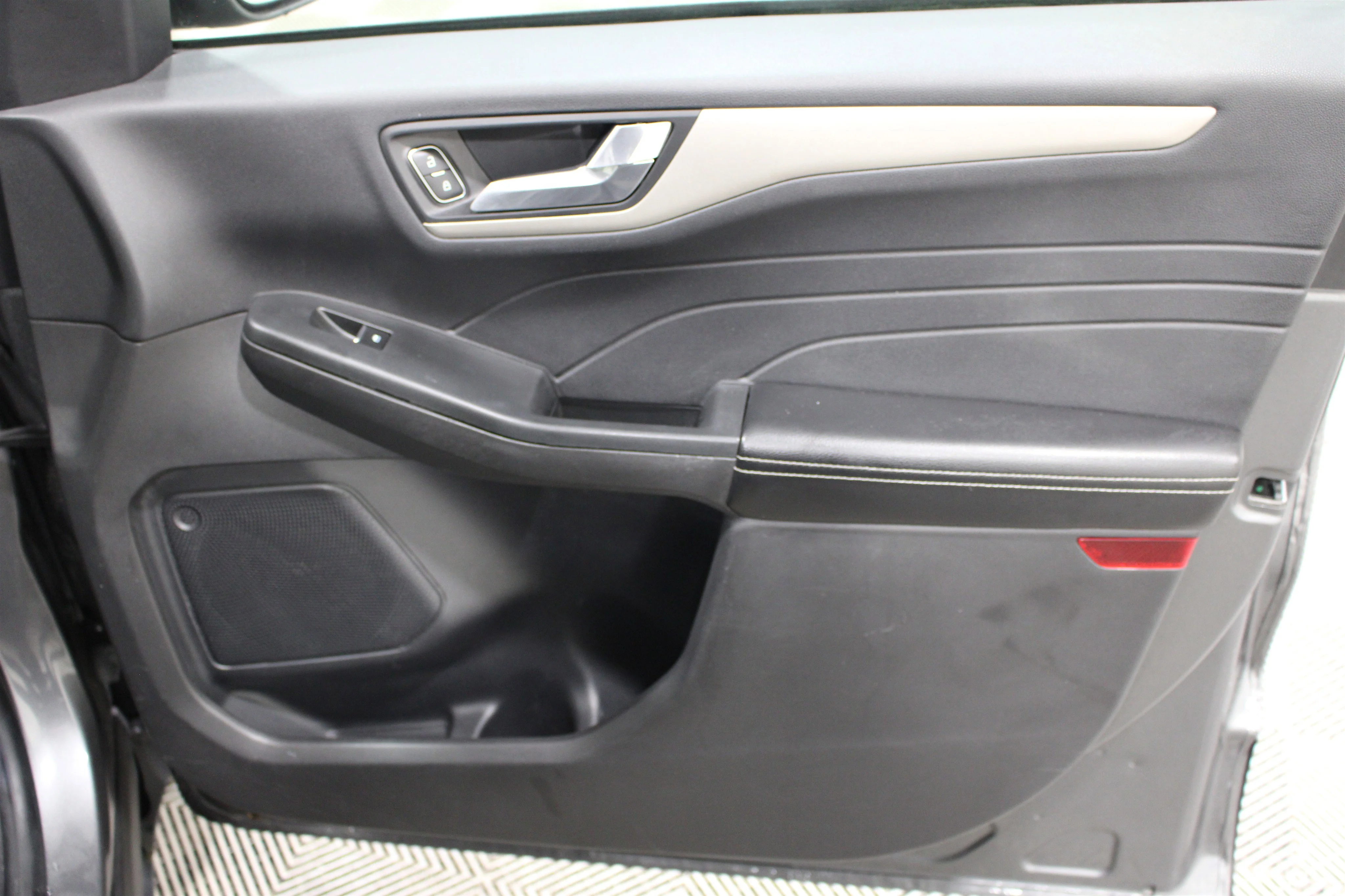2022 Ford Escape SEL - Photo 28