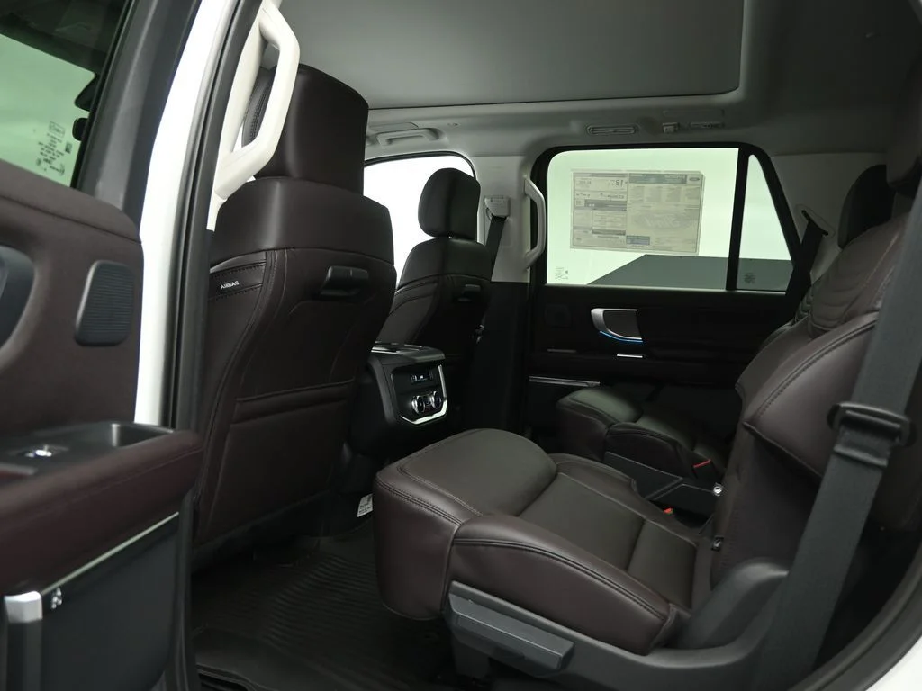 New 2025 Oxford White Ford Platinum image 19
