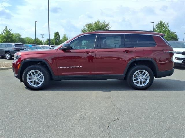 New 2026 Velvet Red Pearl-Coat Exterior Paint Jeep Laredo X image 3