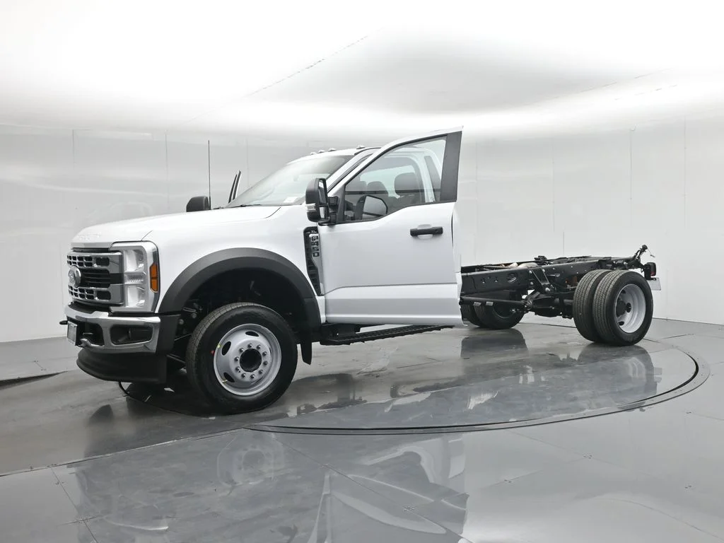 New 2026 Oxford White Ford XL image 5
